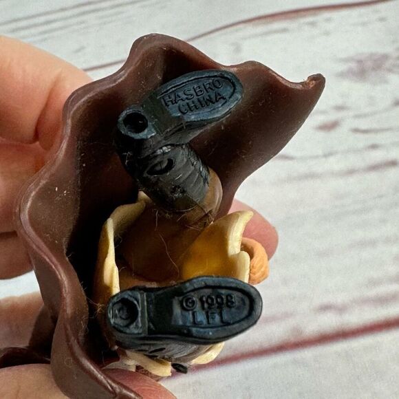 Star Wars Phantom Menace Qui-Gon Jinn Hasbro 1998 4” with light saber - Picture 8 of 8